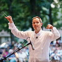 Alastair Willis directs South Bend Symphony Orchestra